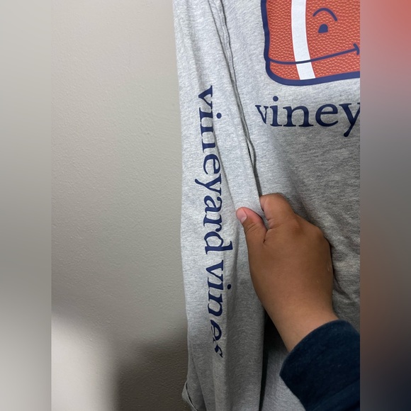 Vineyard Vines Medium Men’s Long Sleeve Shirt Graphic Football - Picture 4 of 8